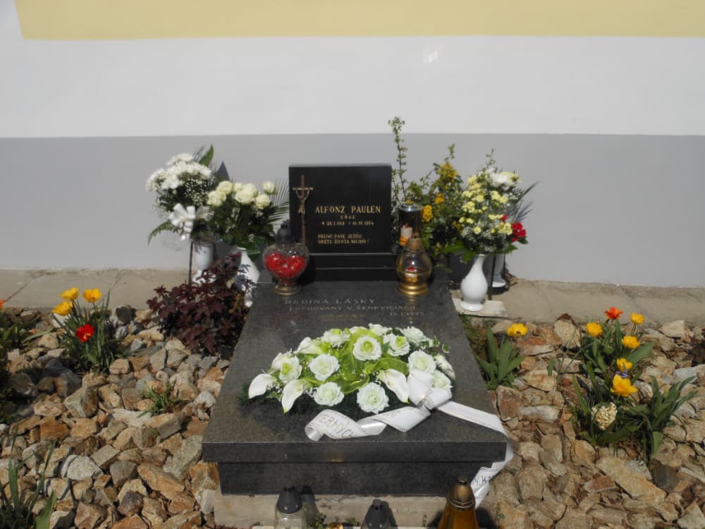 14.08.2012 - hrob Alfonza Paulena v Šenkviciach